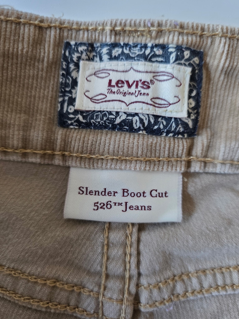 Levi's Women's Corduroy Bootcut Pants in Khaki ~ Size 10 Slender 526 - Picture 6 of 10